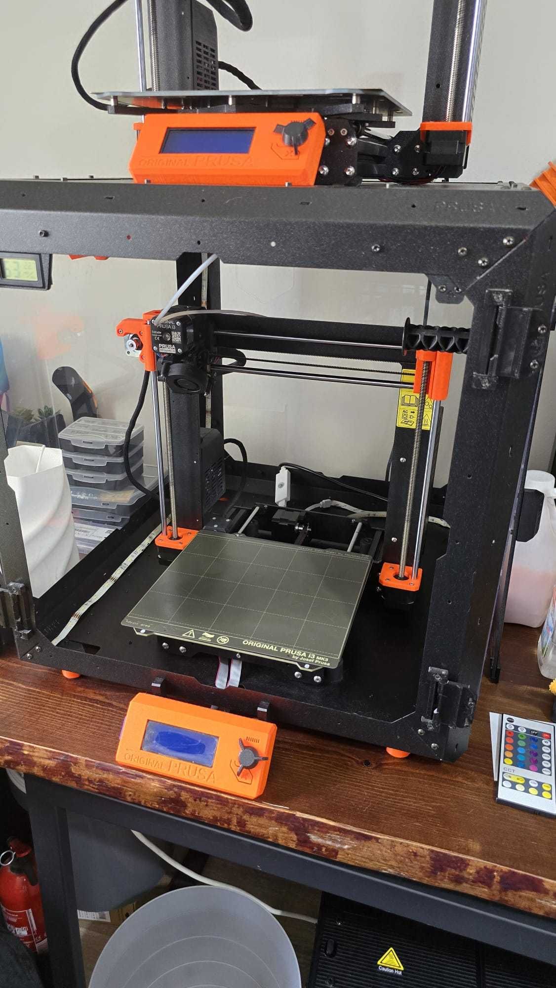 2 Impressoras 3D Prusa MK3 S+ e enclosure