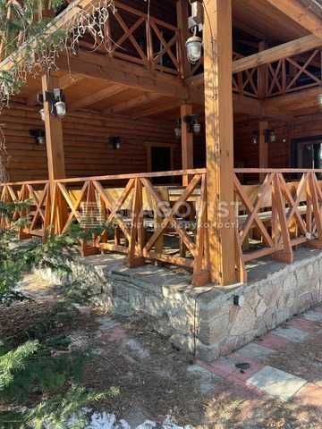 без %Ресторанний компл. 1200м2, сосновий бір, у власності 2 га фасад
