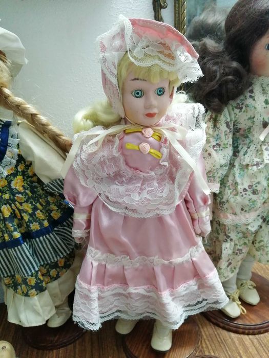 Bonecas porcelana Varias