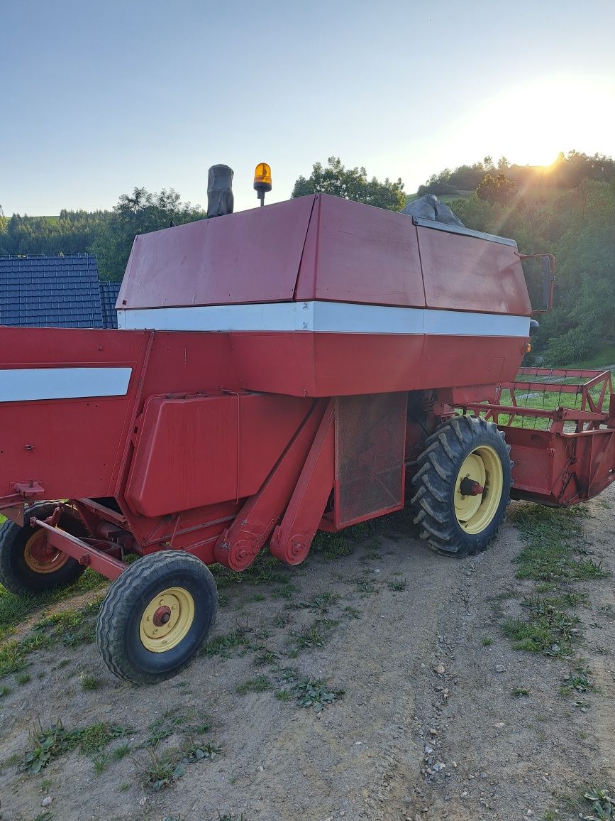 Kombajn Massey ferguson 186