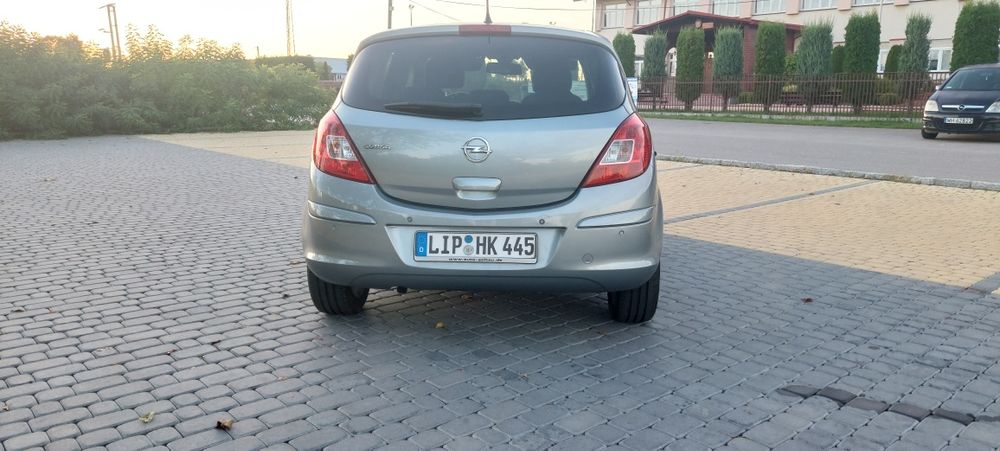 Opel corsa 1.4 2013r