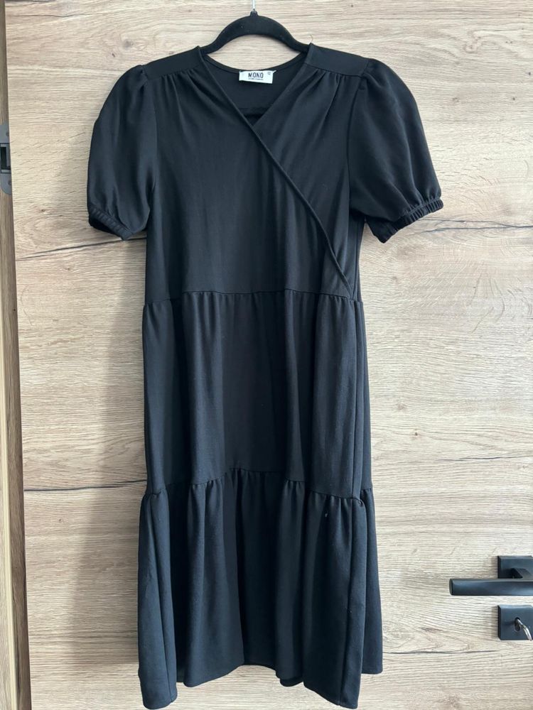 Czarna sukienka z bufiastymi rękawami L 40