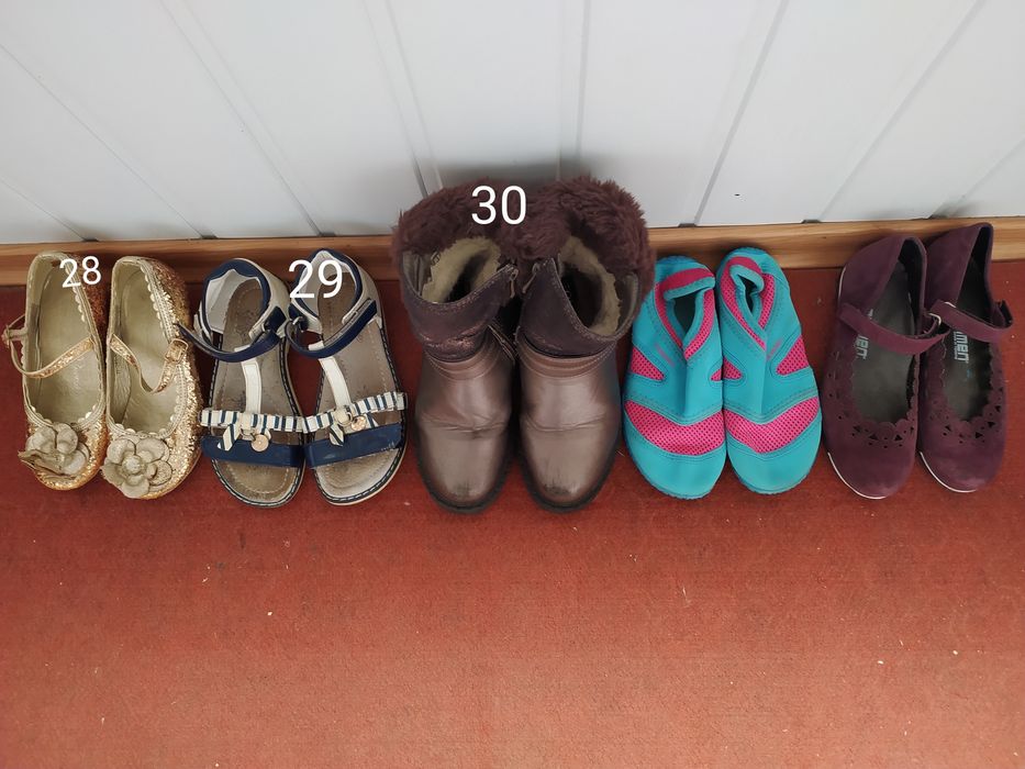 Обувь детская разная