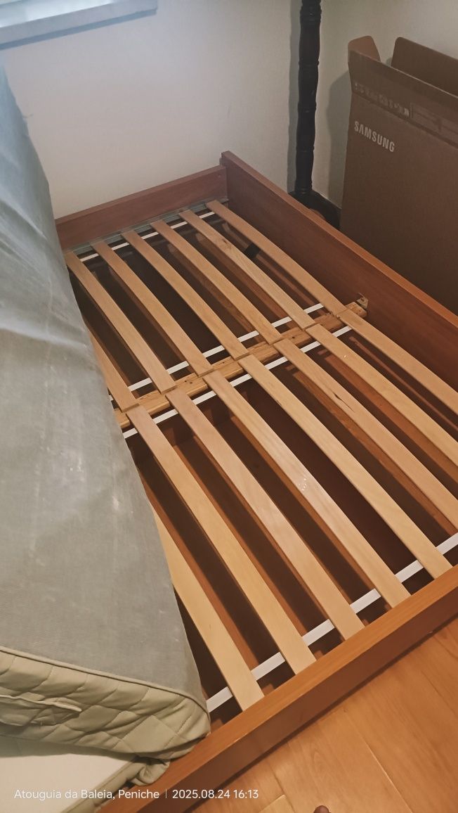 Cama de casal com colchão