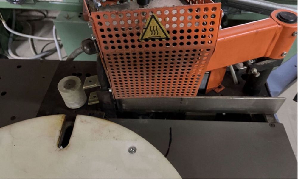 Кромкооблицовочный станок Hebrok AKV 88 D