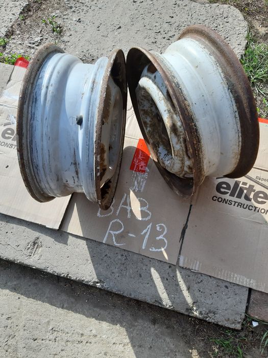Два диска ВАЗ на R-13 продам