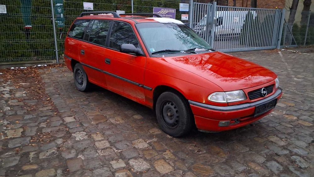 Opel Astra 1997 rok 1,6 benz 55KW Kombi ,KLASYK ,sprowadzony z Niemiec