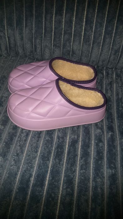 Женские зимние тапки