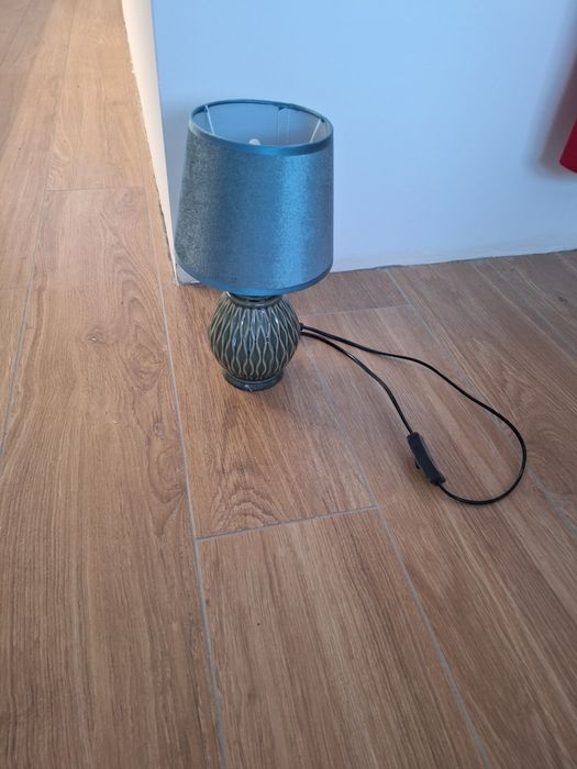 Lampka na stolik nocny