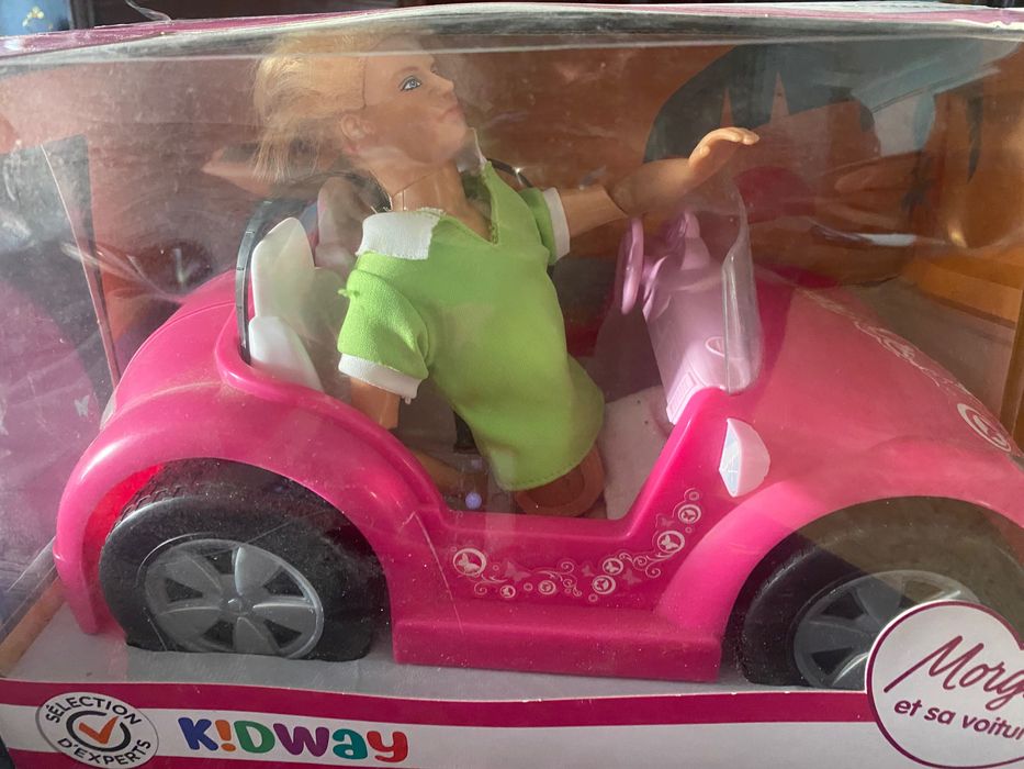 Машина барби в подарунок Кен