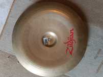 Zildjian Oriental China 15” – Som Explosivo à Venda!