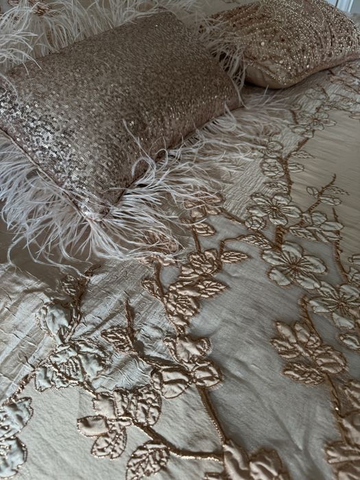 Роскошный комплект для спальни: покрывало + 2 подушки