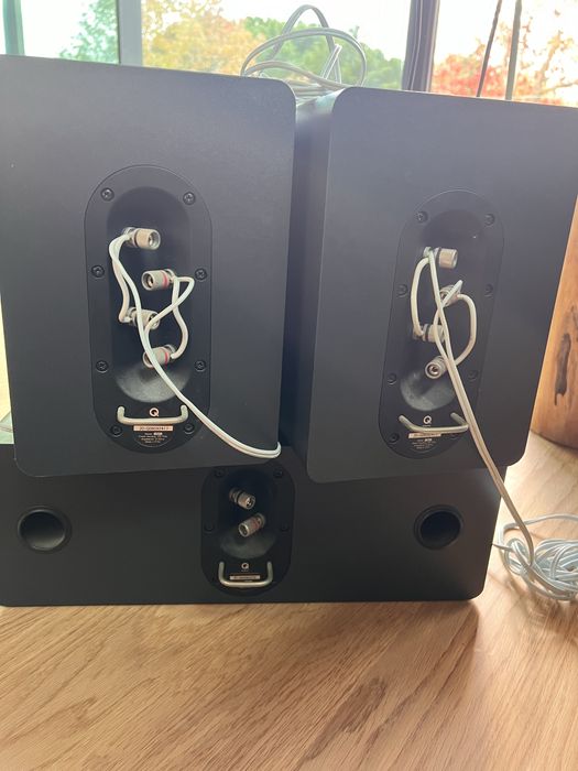 Colunas som Q Acoustics, excelente estado