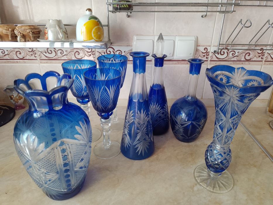 Вироби з кольорового кришталю та скла