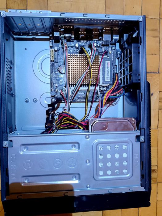 Комплект Asus J1800I-C Intel Celeron J1800 2,4Ghz DDR3 0Gb SSD HDD 0Gb