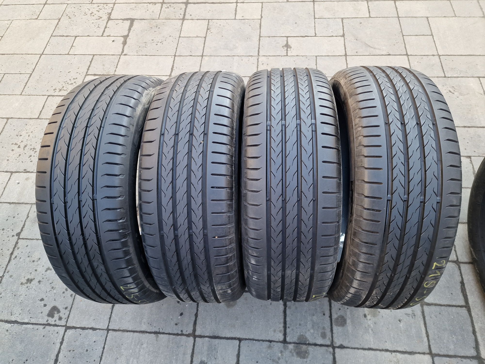 Летняя резина 215/55 R17 Continental Eco Contact