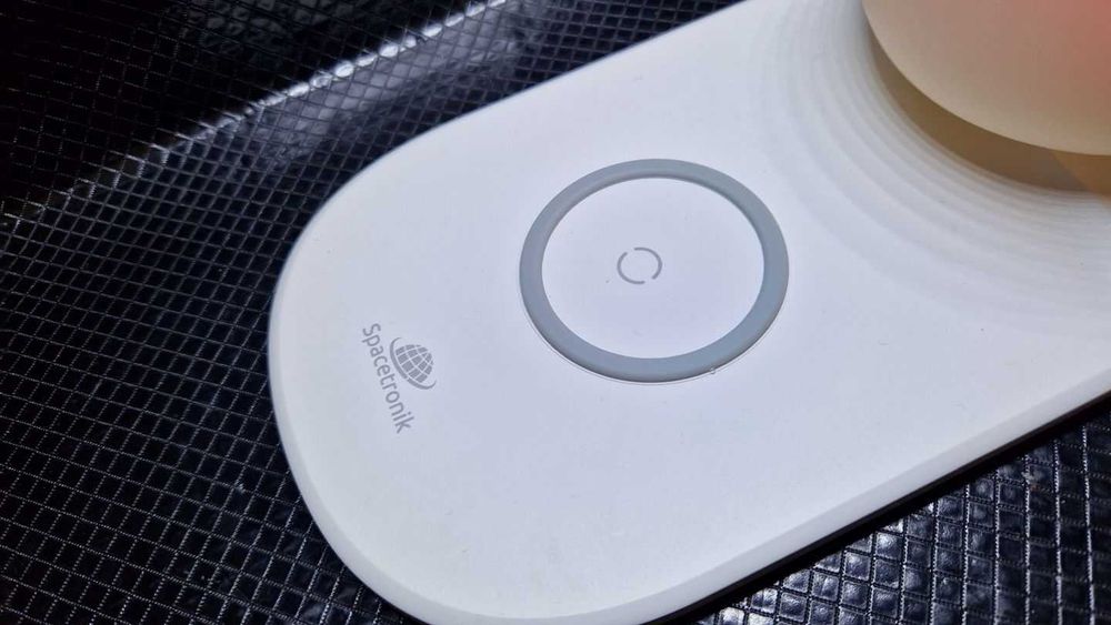 Lampka nocna z ładowarką indukcyjną USB-C PD QC3.0 Spacetronik SR301