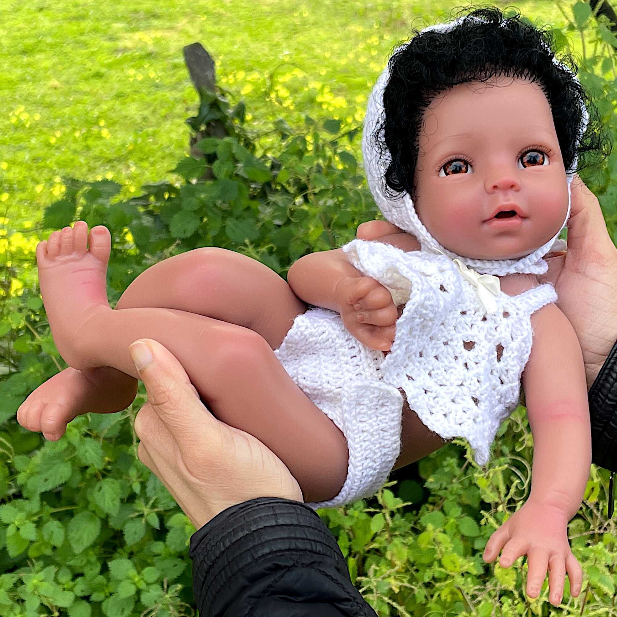 Bebé Reborn Menina Corpo Inteiro Silicone Sólido, 34cm, Pele Escura