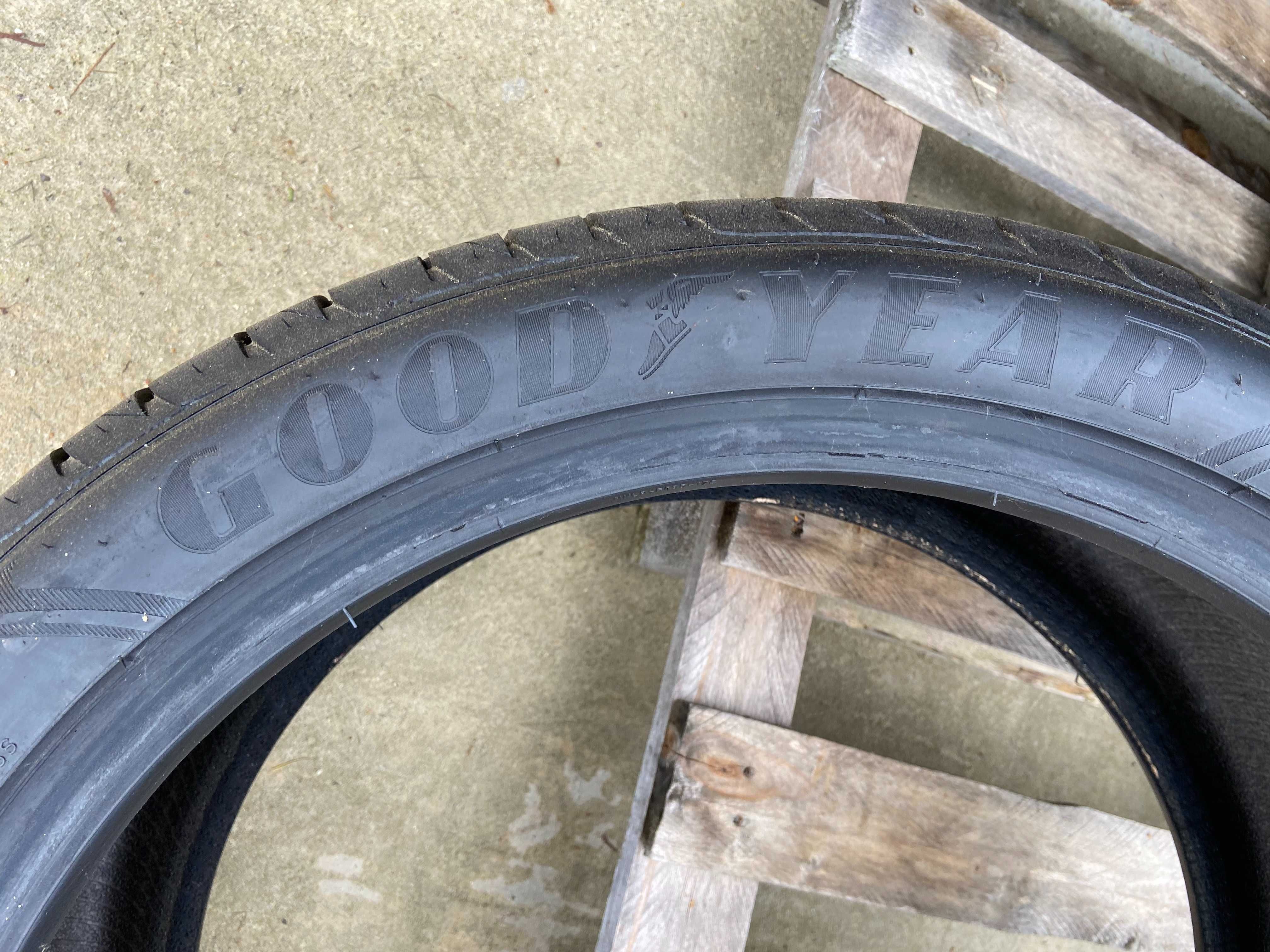 4x 255/40R20 Goodyear F1 Asymmetric 2 8mm 2017r