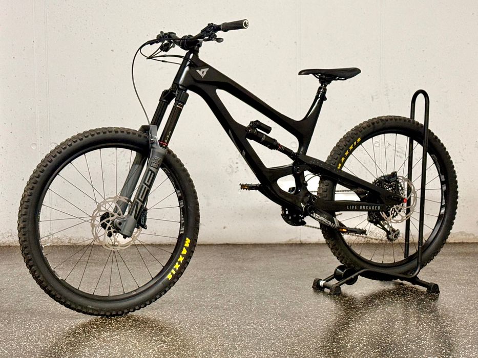 YT Capra CF 2021/22 • Carbon • ZEB Ultimate • Super Deluxe • Jak Nowa