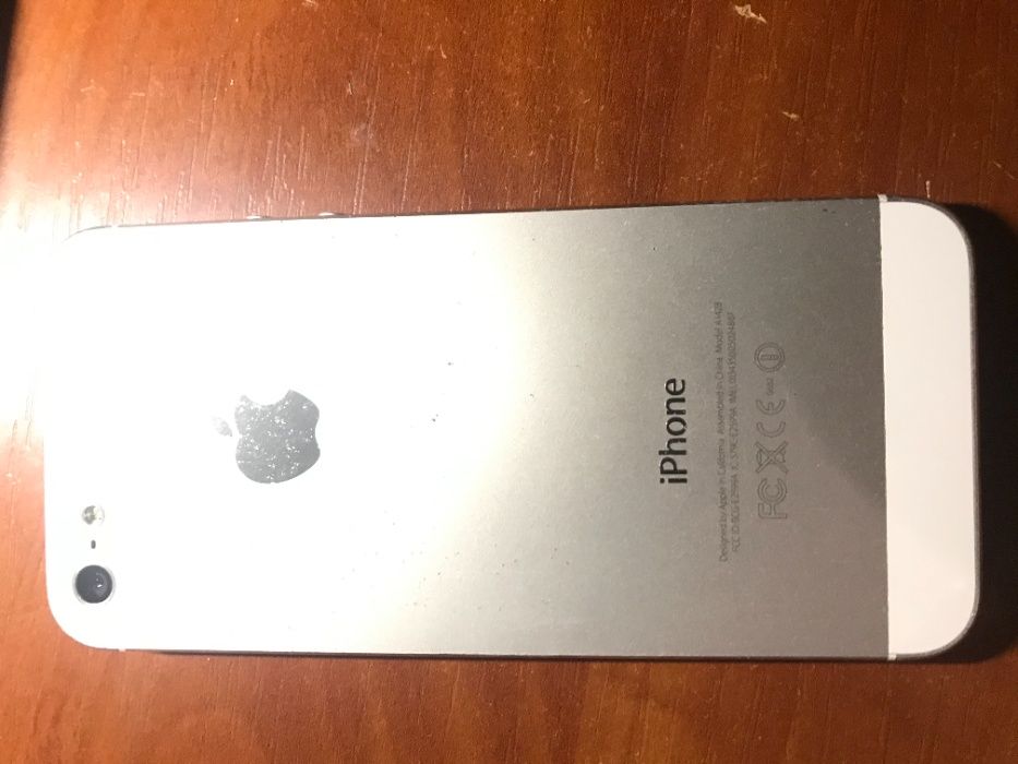 Продам б/у iPhone 5/5s на запчасти