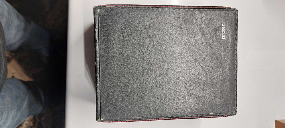 Etui pudelko skórzane na 4 zegarki -carbon