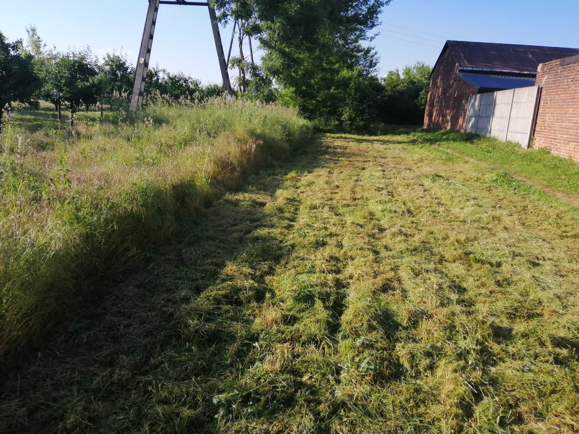 Koszenie trawy zielska nieużytków rowów innych opszarow zielonych
