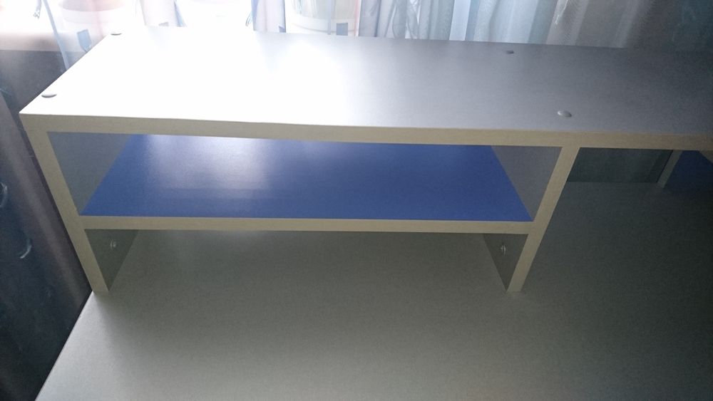 Компьютерный письменный угловой стол