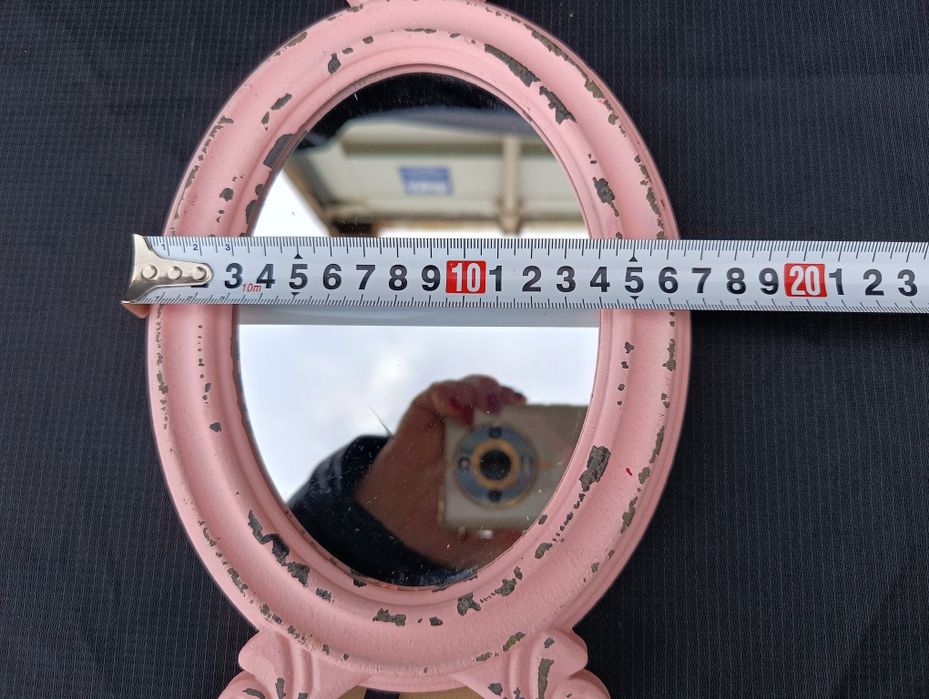 Małe różowe lusterko