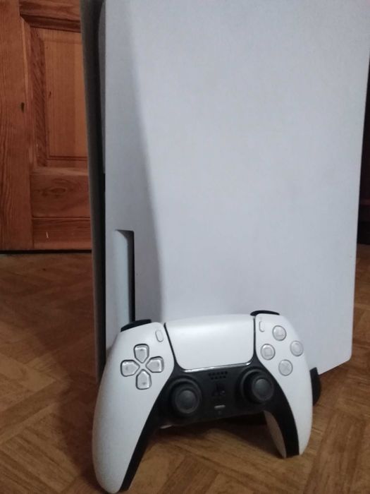 Konsola Ps5 Stan idealny plus gry