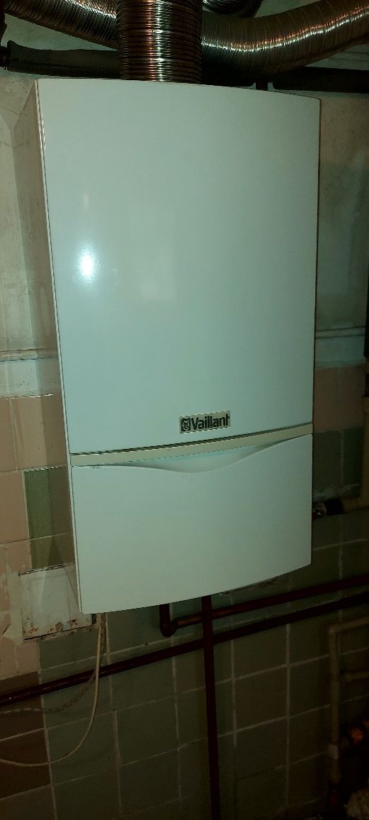 Piec gazowy vaillant o mocy 28 kw wraz z innymi  ,