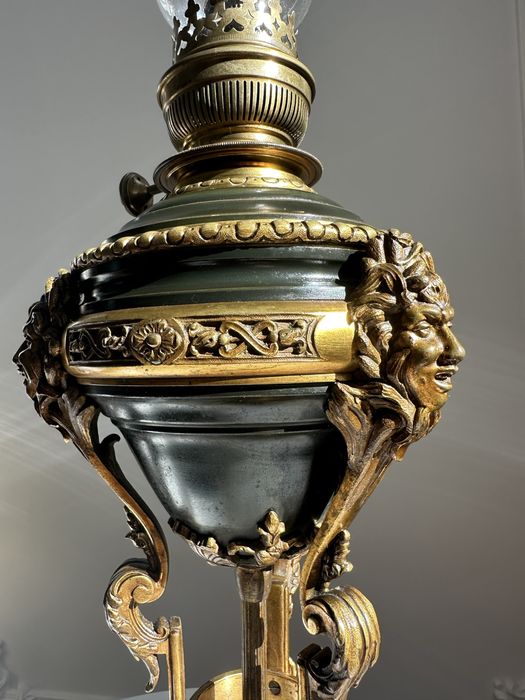Антикварная керсиновая лампа. Франция, 19 век.