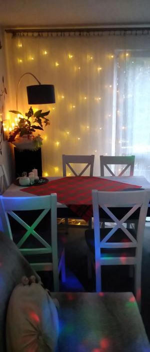 Stół na 12 osób plus 6 krzeseł