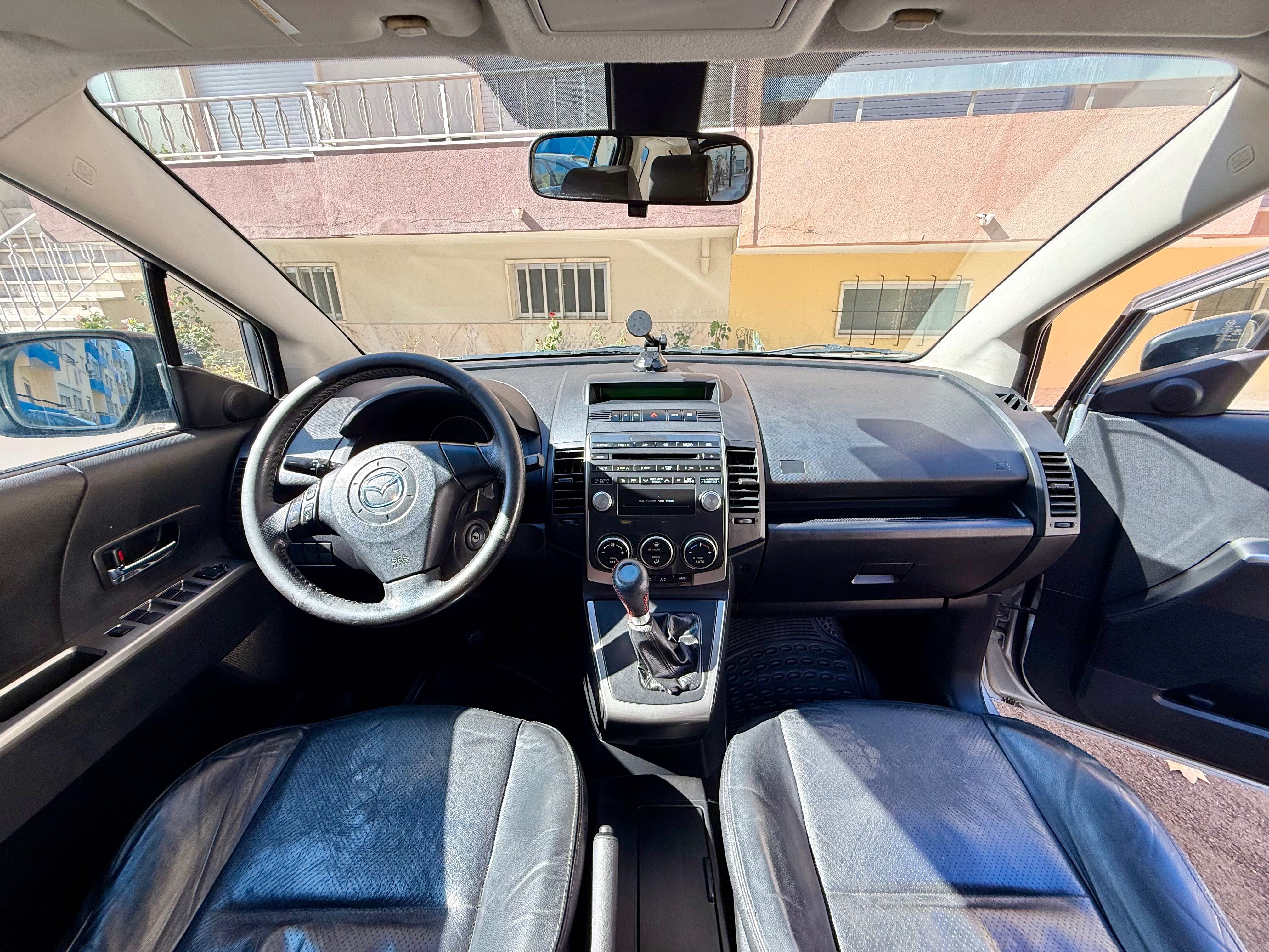 Mazda 5 - 2010 - 7 lugares