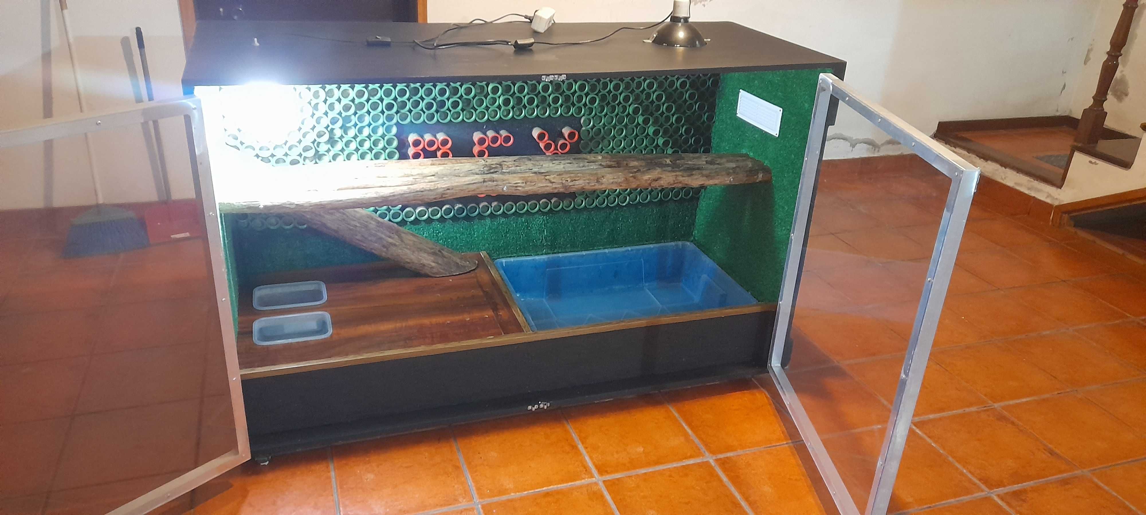Terrario para réptil