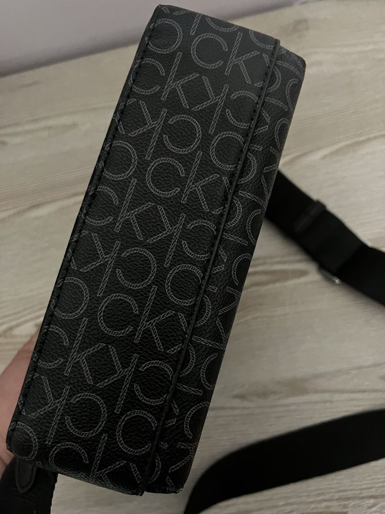 CK Oryginalna Calvin Klein  listonoszka Camera Bag stan idealny