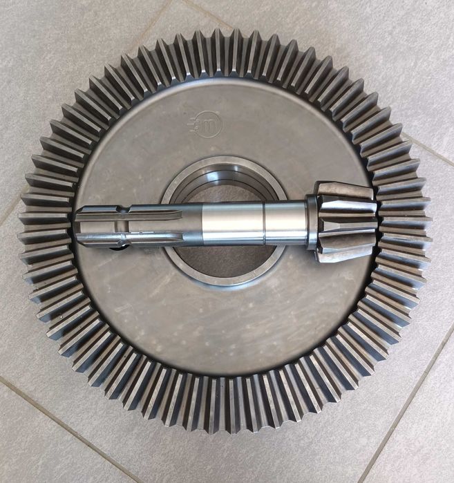 Przekładnia stożkowa 10x62 zgrabiarki KRONE Swadro