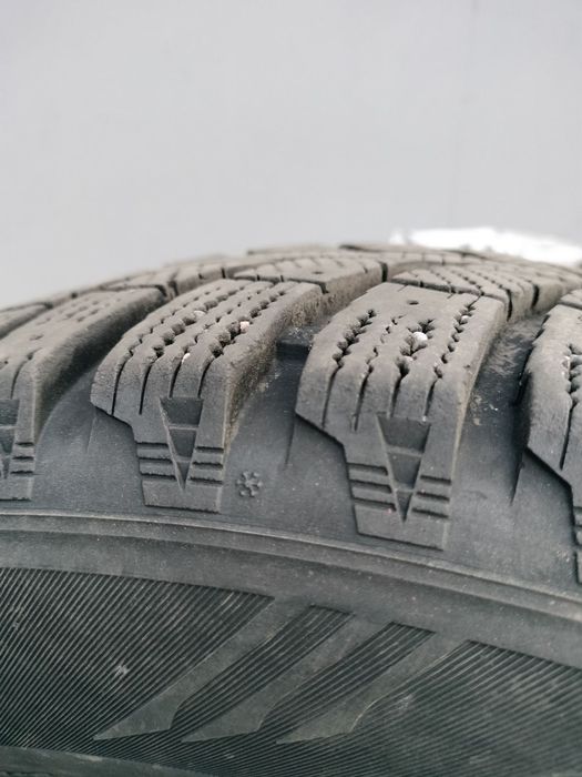 Шини Laufenn (Fit ice) 215 60 R16