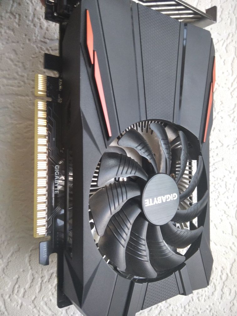 Видео карта: Gigabyt тоe Ge Force GTX 1050 Ti D5 4G.