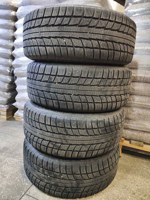 Продам зимову резину 215/55R16 Triangle TR777 з дисками 5*112 R16.