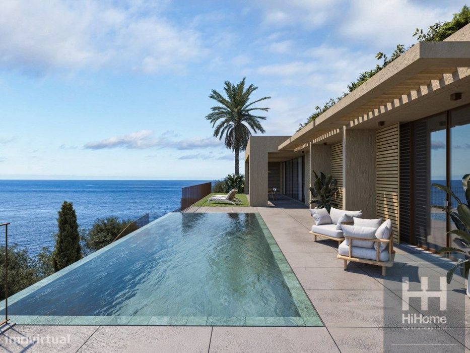 Moradia Térrea T3 + 1 Contemporânea com Piscina e Vista Mar