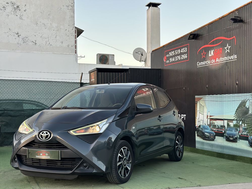Toyota Aygo 1.0 X-Play +  X-touch  ‘ GARANTIA ‘