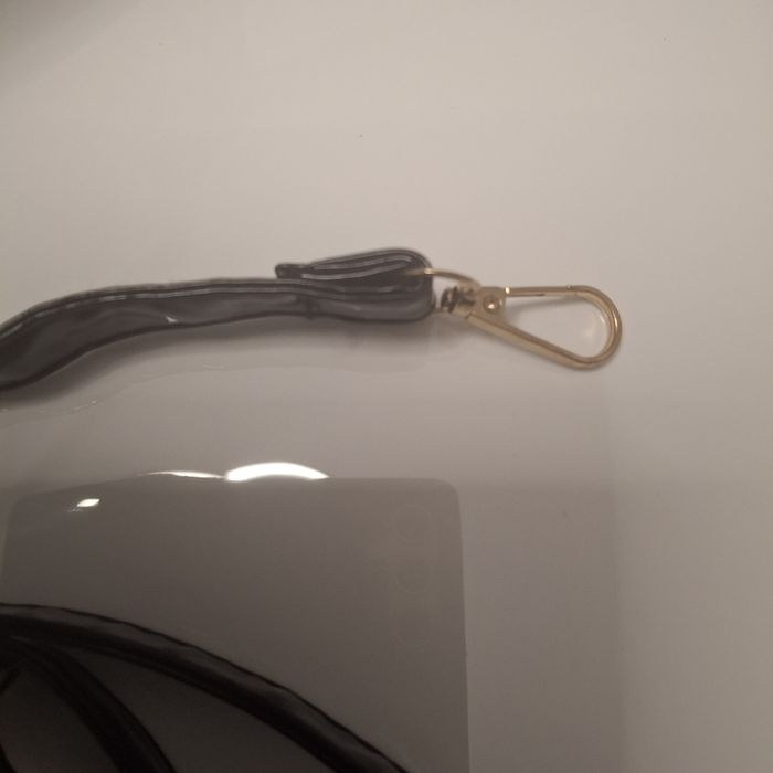 Pasek lakierowany czarny do torebki