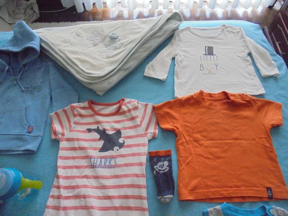 lote de roupa de menino bebé  almofada