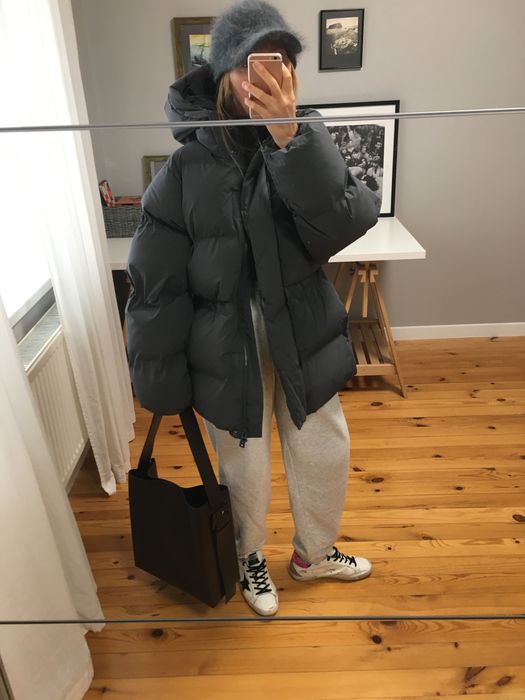 Новий пуховик Weekday, колір сірий, графіт, charcoal