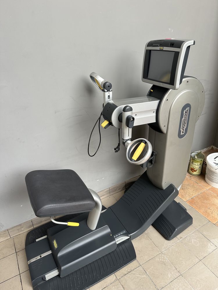 Мотомед , ручной велотренажер  для реабилитации Technogym  excite +700