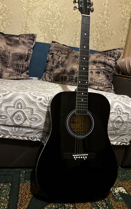 Гітара Maxtone в чорному кольорі