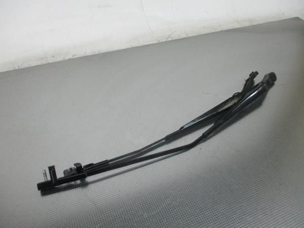 Haste / braço de escova limpa vidros frente direita MAZDA 3 (BK)