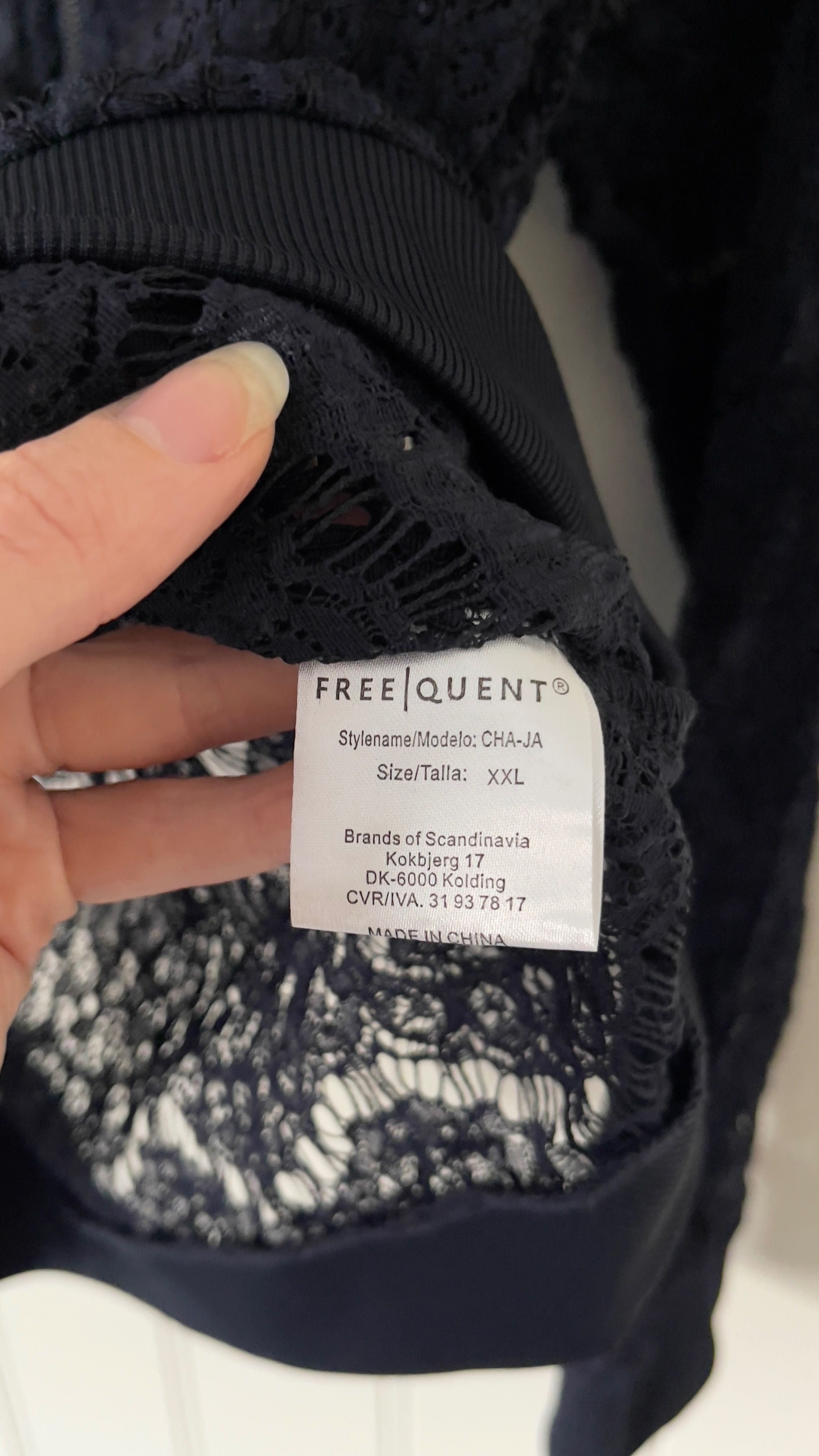 Крутий чорний ажурний кружевний кофта-бомбер мереживо розмір l-xxl
