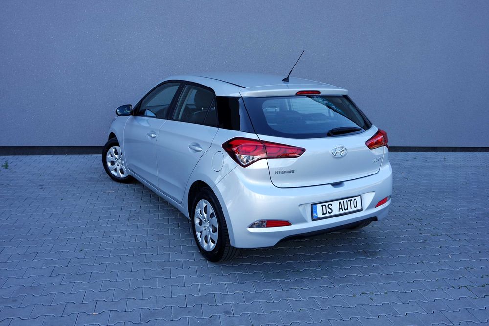 Hyundai i20 1.2 benzyna idealny stan jak nowy sprowadzony z Niemiec